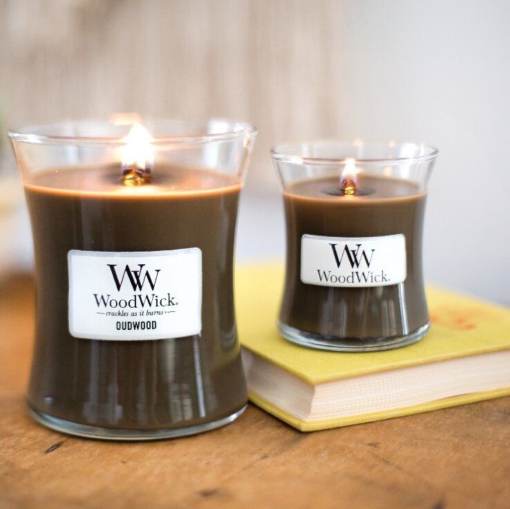 Ароматична свічка з деревним ароматом Woodwick Medium Oudwood 275 г - фото №1 Ароматична свічка з деревним ароматом Woodwick Medium Oudwood 275 г - фото №1